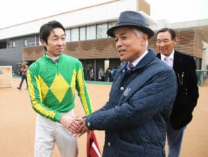 調教師が騎手を選ぶ3つの理由と競馬の三角関係について徹底解説