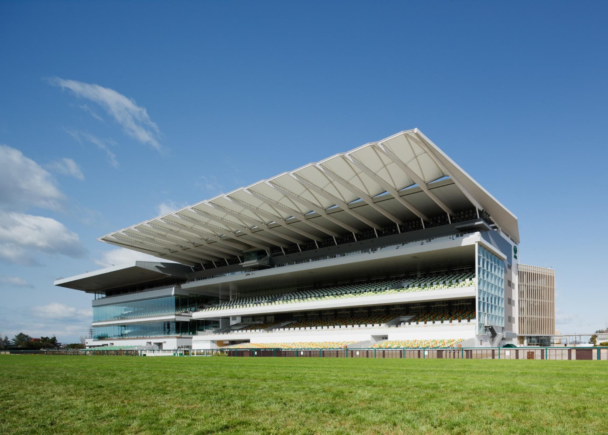 競馬の馬券購入に関する年齢制限と購入時における3つの注意点を紹介